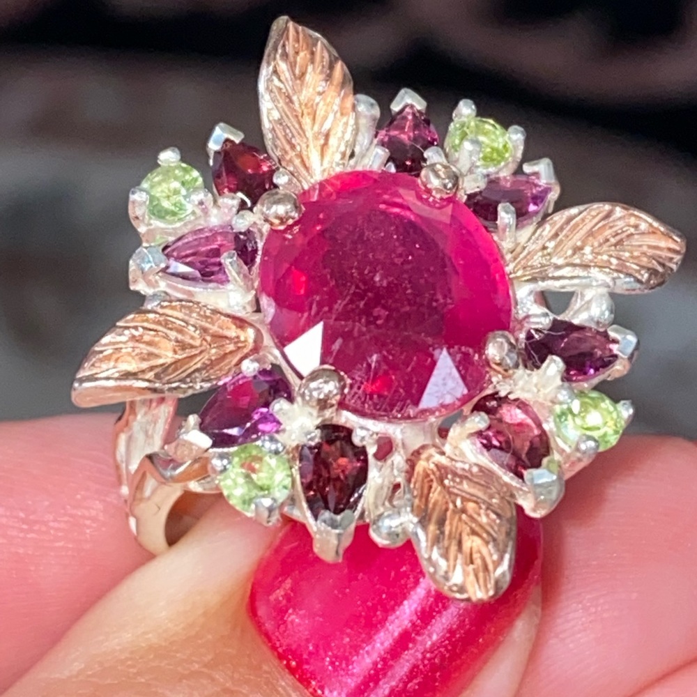 Gorgeous Vintage Genuine Ruby Ring - image 4